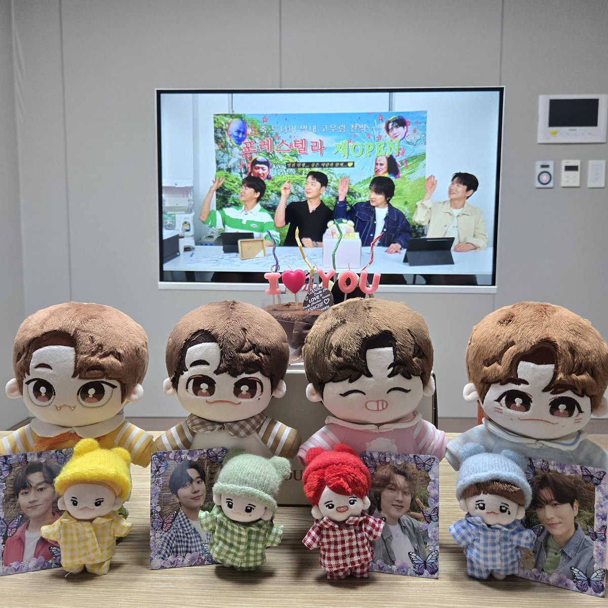 forefofore's tweet image. 우림이가 형들과 라이브라니🥹
완전체 포레스텔라 최고야❤️‍🔥

#포레스텔라