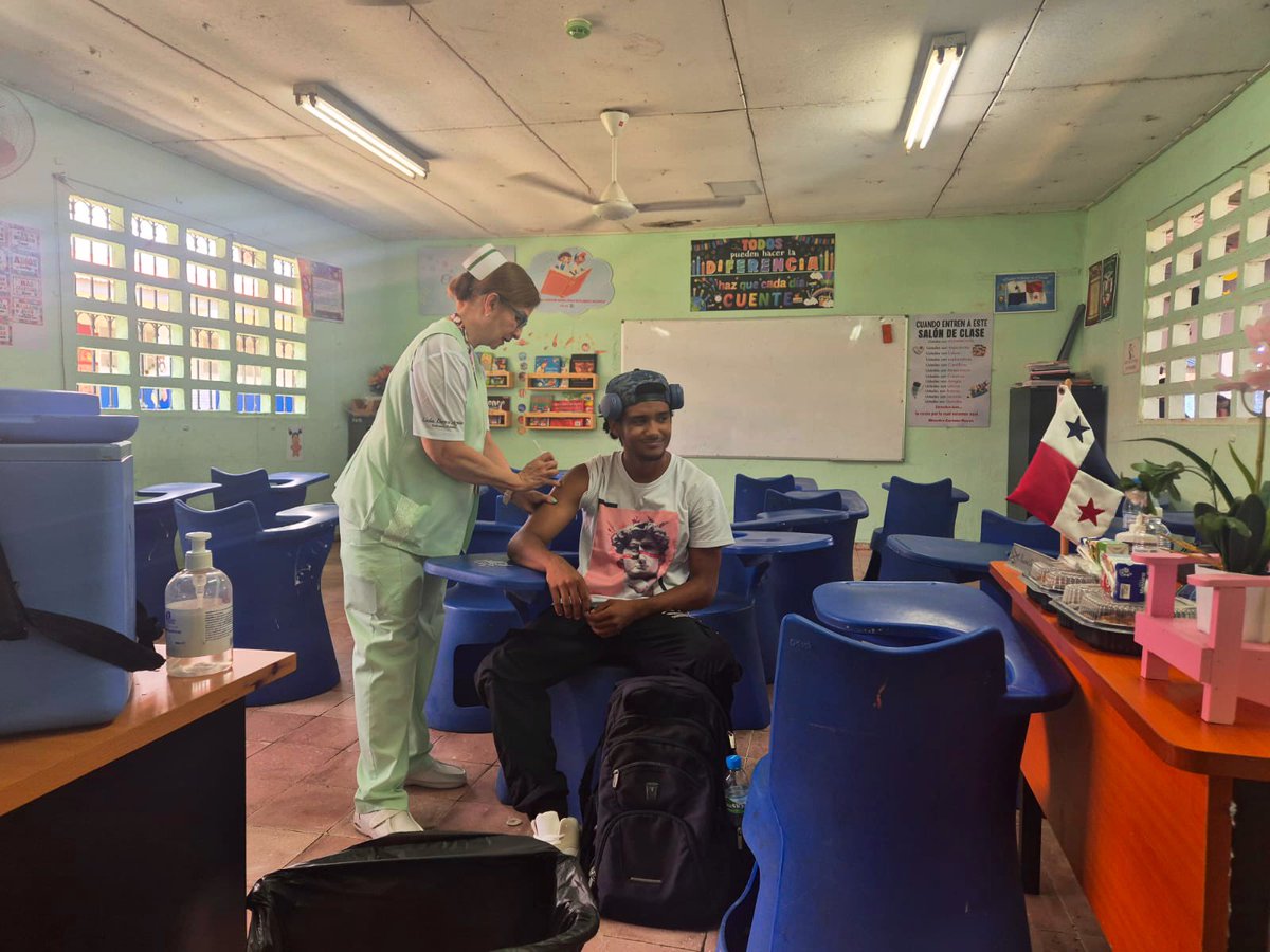 MINSAPma's tweet image. #PanamáMetro | Más de 300 personas en Pedregal recibieron servicios de medicina general, ginecología, odontología, nutrición, vacunación, laboratorio y más, durante la feria de salud. Se aplicaron 627 vacunas y se entregaron más de 200 carnés de salud. 💉🩺
#MinsaPanama