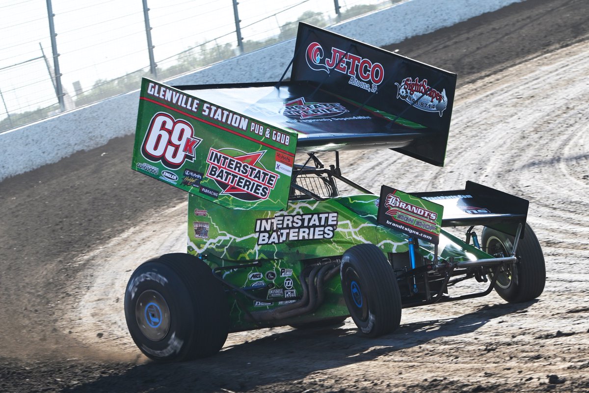 HighLimitRacing's tweet photo. You just won a million dollars... what next?

Sprint Cars, obviously! 😎

Fresh off a @NASCAR All-Star win, @CBellRacing is coming to @GViewSpeedway on Tuesday night to take on @Kubota_USA High Limit Racing and the PA Posse with @KreitzRacing69K!

🎟️ https://t.co/RoQedXDUGW https://t.co/u4cU5fxkiL