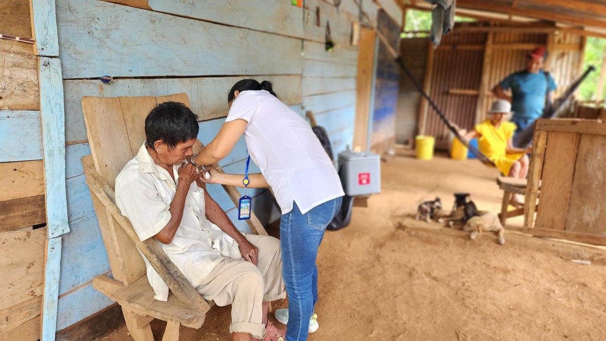 MINSAPma's tweet image. #Veraguas | Más de 40 personas en Llano Grande, Soná, recibieron atención gratuita en medicina general, vacunación, enfermería, entrega de medicamentos y más, con el objetivo de llevar servicios de salud a las comunidades. 💉🩺 #MinsaPanama