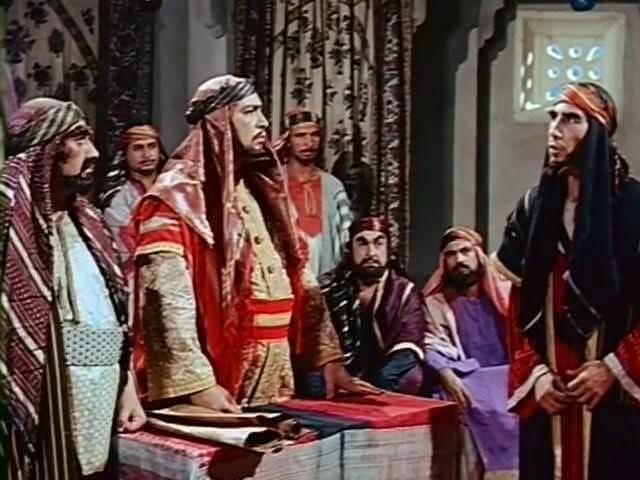 فيلم ( هجرة الرسول) 

ابو لهب كان لابس جلباب بخطين بيض  😂😂

مش هيتمنع هوا كمان 😂