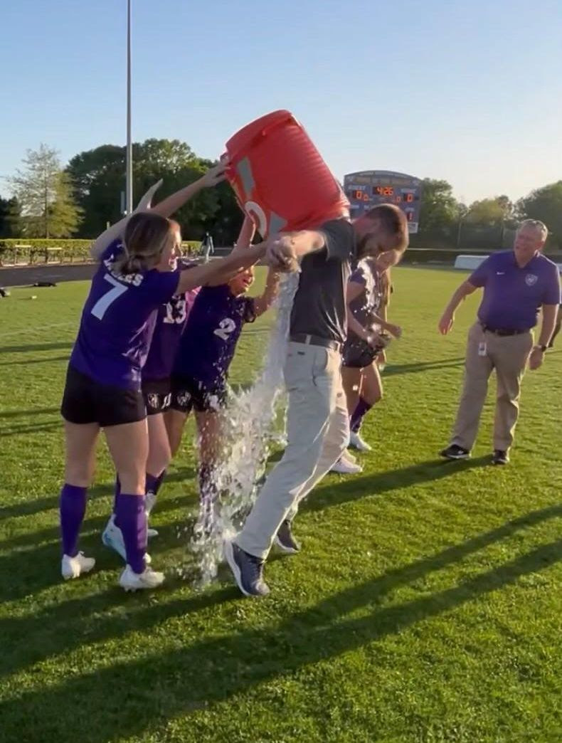 ACS_Eagle's tweet image. Congrats to Coach Devin Harwell — GIAA AAAA Region 4 Girls Coach of the Year! 🏆⚽
In year 3, he led ACS to a record-breaking season: most wins, most goals, first shutout, and more. Grateful for his leadership and heart for the team!
#ACSEagles #ACSSoccer