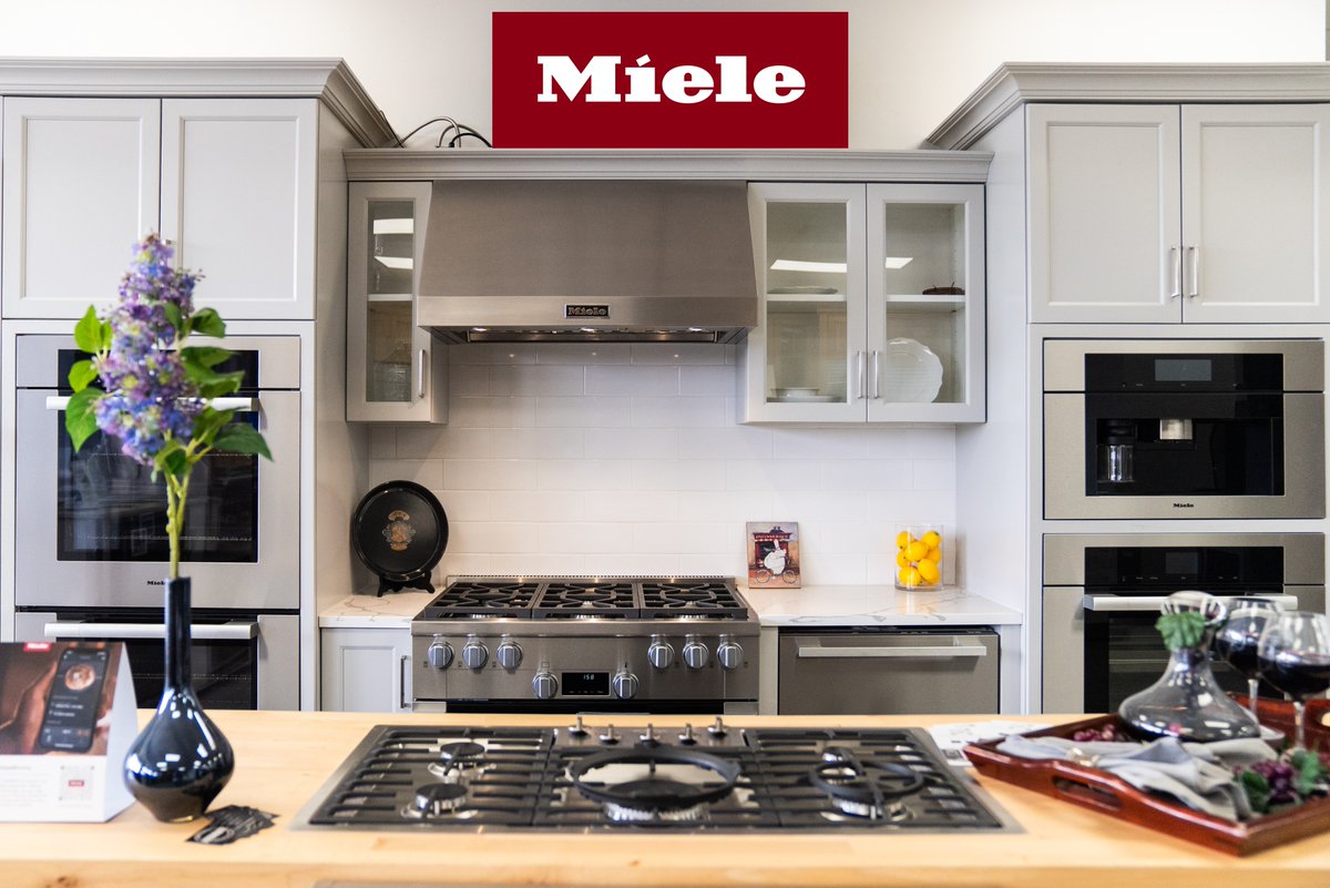 MarcellasApplia's tweet image. Miele Monday! Make healthier, more flavorful meals with less effort with the @MieleUSA Combi-Steam Oven that combines the power of steam and convection to cook meals to perfection. .
Explore the new #Miele displays at Marcella's! marcellasappliance.com/by-brand/mie/M…