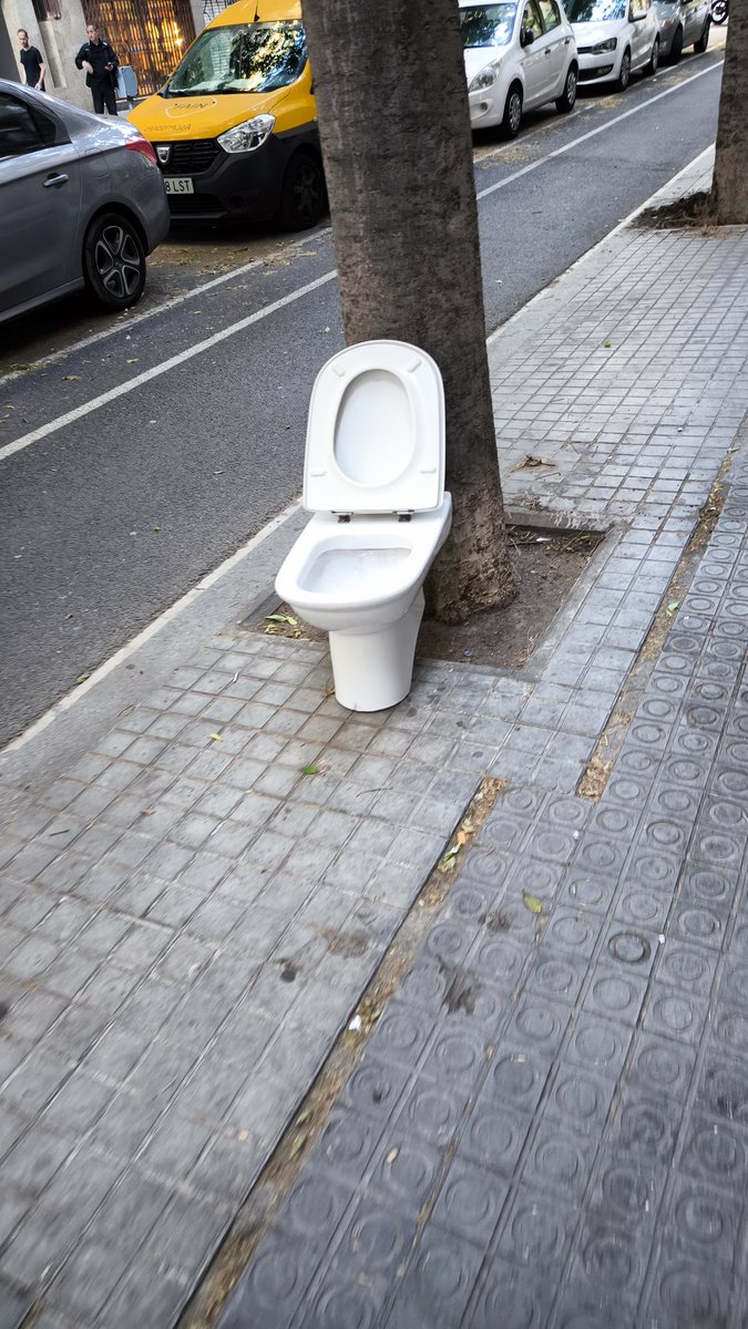 #plaendreça <a href="/bcn_ajuntament/">Ajuntament de Barcelona</a> #marcaBarcelona #barcelonaposatguapa