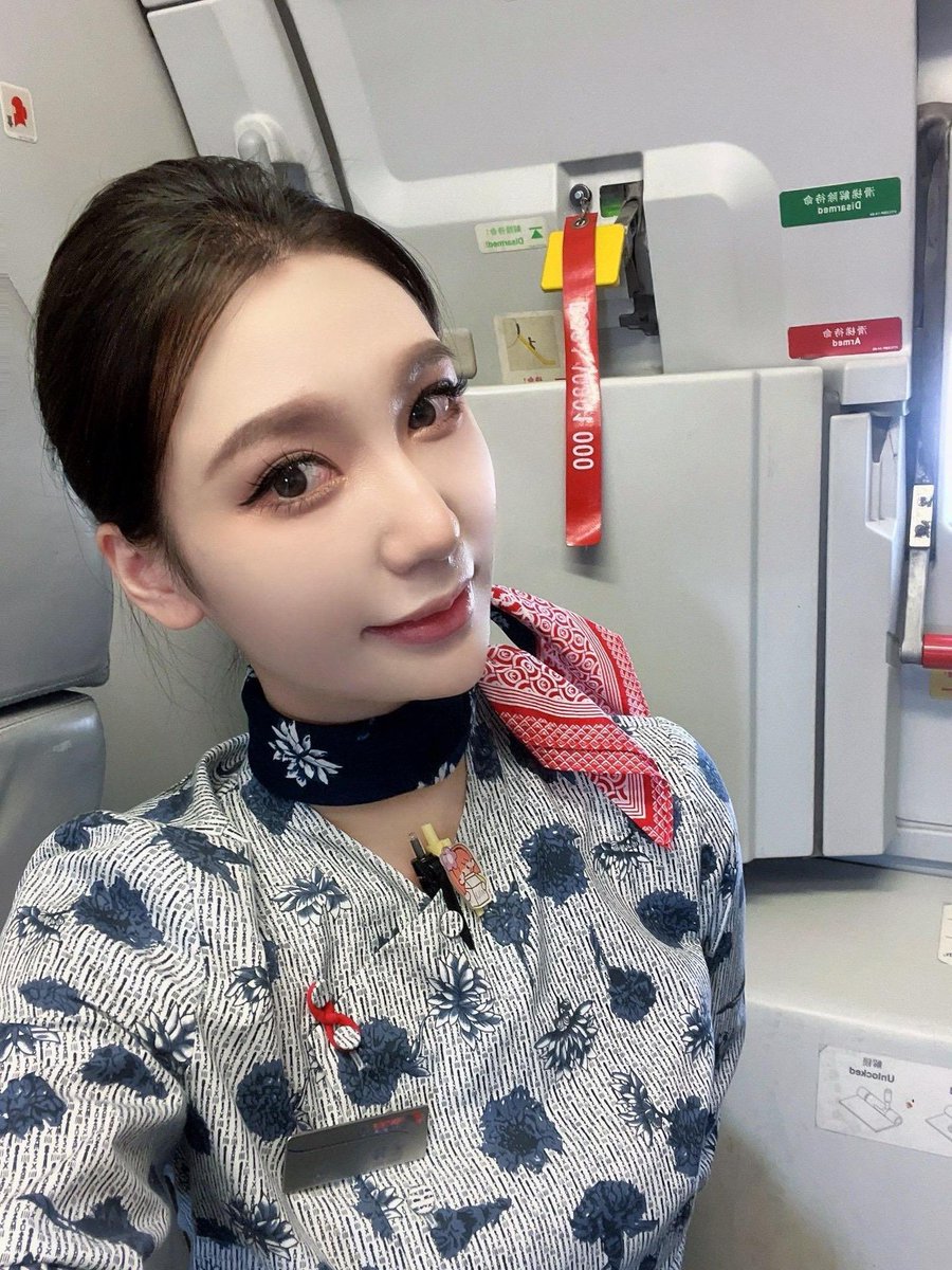 Linlin8869's tweet photo. 世界那么大，不想去看，只想围着你转。 https://t.co/xWFpcEjTl6
