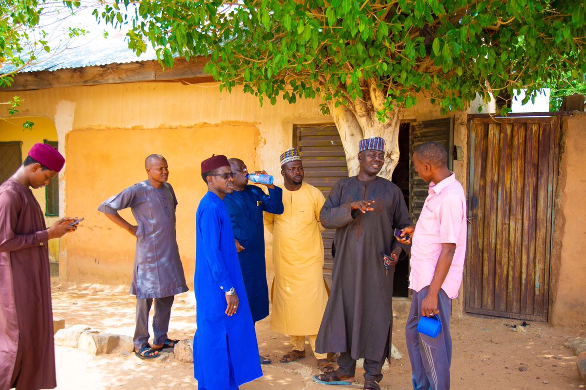 GOGISOfficial's tweet photo. #GOGISISWORKING: "GOGIS Zata Tsayawa Duk Wanda Za'a Zalinta Akan Fili"  ~ DG GOGIS 

A yau Mai Girma Babban Daraktan Hukumar GOGIS,  Dr Kabiru Usman Hassan  ya ziyarci tsaunukan Zagaina domin war-ware rikicin mallaka na filin wata uwar marayu da wasu ke shirin rabata da wurin. https://t.co/gEUZ8tE2Pq