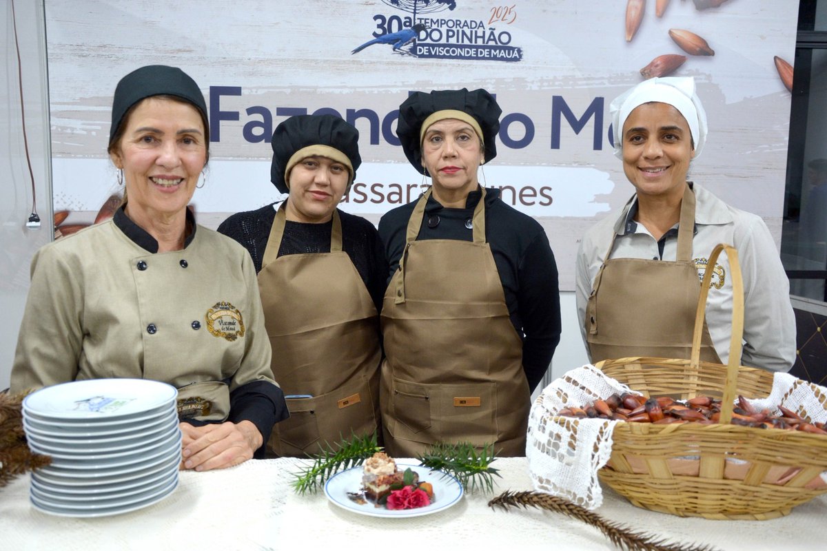 prefRESENDE's tweet photo. No sábado teve Concurso Gastronômico em Visconde de Mauá. A competição de culinária integra a programação da tradicional Temporada do Pinhão. 👩‍🍳👨‍🍳

Neste ano, cerca de 15 pratos autorais foram inscritos por chefes de cozinha da região e votados pelo júri popular 📸 https://t.co/nMotSi286i