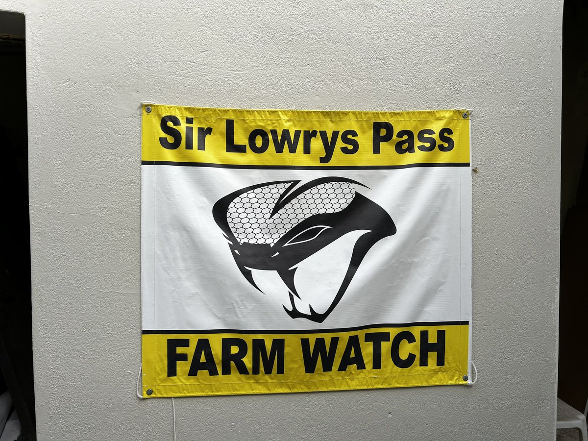 IanCameron23's tweet image. I’ve spent a previous decade walking into bloodied homes, comforting survivors (if there were any), and standing beside grieving families. Some farm attack scenes resemble an abattoir more than a crime scene. You don’t unsee it. You don’t forget the smell. You carry it with you.…