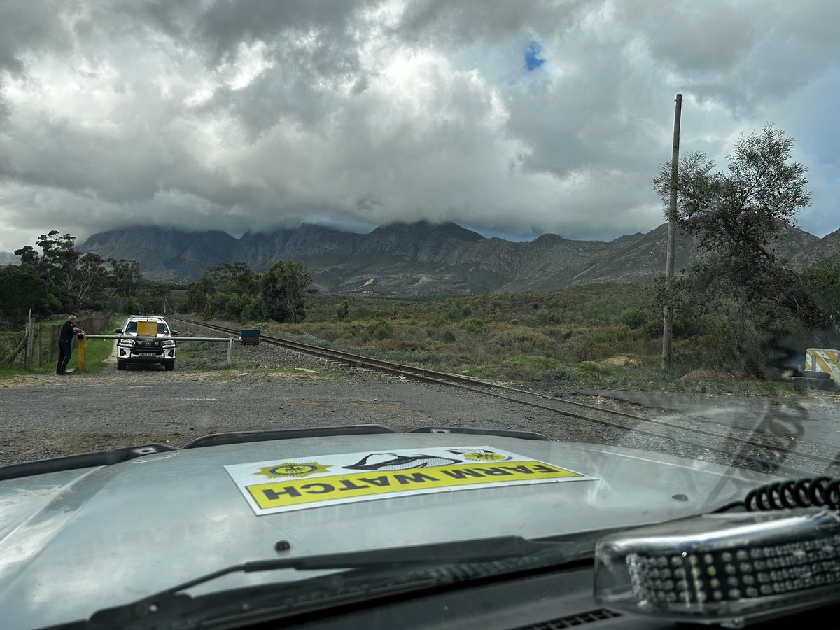 IanCameron23's tweet image. I’ve spent a previous decade walking into bloodied homes, comforting survivors (if there were any), and standing beside grieving families. Some farm attack scenes resemble an abattoir more than a crime scene. You don’t unsee it. You don’t forget the smell. You carry it with you.…