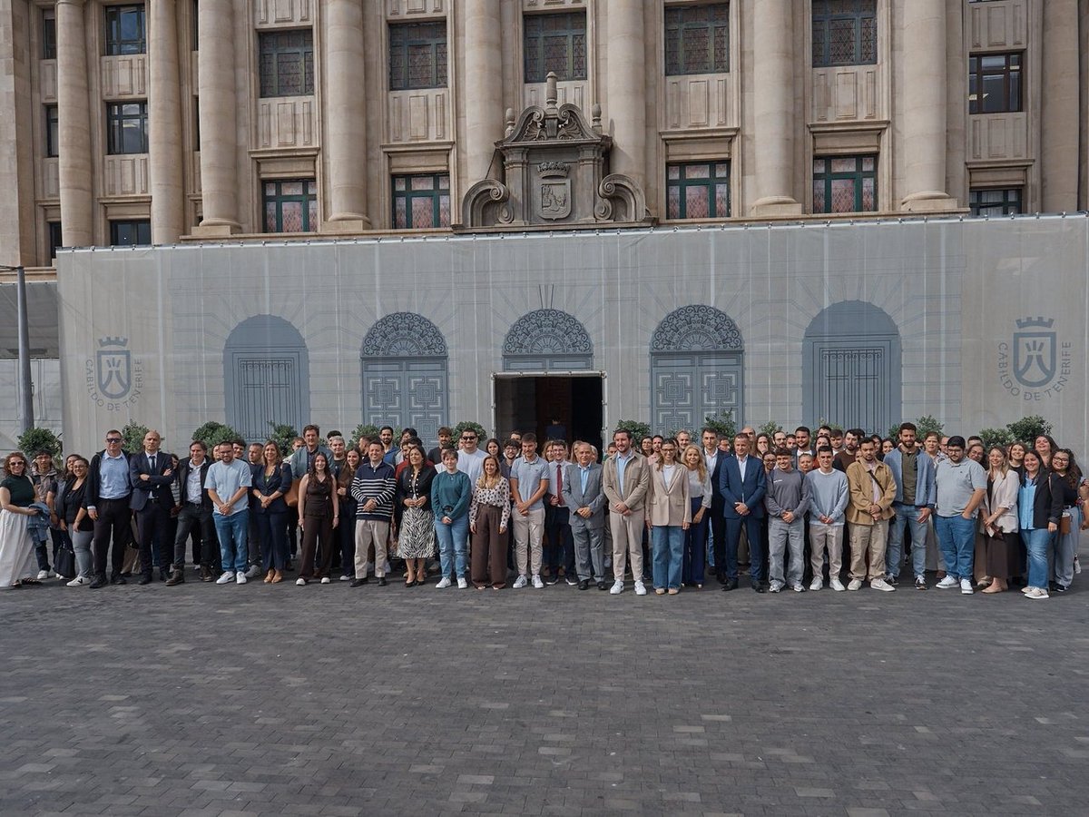 Turismo De Tenerife (@webtenerife) on Twitter photo La consejera delegada de Turismo de Tenerife, <a href="/DimpleMMelwani/">Dimple Melwani</a>, ha participado del encuentro realizado en el Cabildo junto a los recién incorporados al equipo de los distintos departamentos de la entidad, en el marco de 'Proyecto Práctica', cofinanciada por el Fondo Social Europeo La consejera delegada de Turismo de Tenerife, <a href="/DimpleMMelwani/">Dimple Melwani</a>, ha participado del encuentro realizado en el Cabildo junto a los recién incorporados al equipo de los distintos departamentos de la entidad, en el marco de 'Proyecto Práctica', cofinanciada por el Fondo Social Europeo