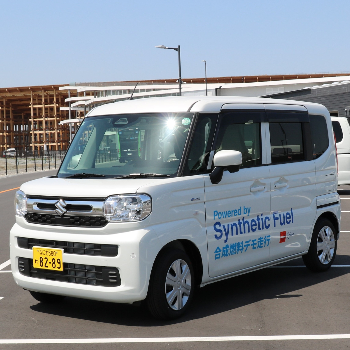 🍃 #Suzuki y sus socios, ENEOS, Subaru, Daihatsu, Toyota y Mazda, a la vanguardia de la movilidad #ceroemisiones en la Expo 2025 de Osaka. 🚀

Suzuki proporciona vehículos Spacia Hybrid X movidos con #combustiblesintetico de producción sostenible y emisiones neutras.🚙♻️