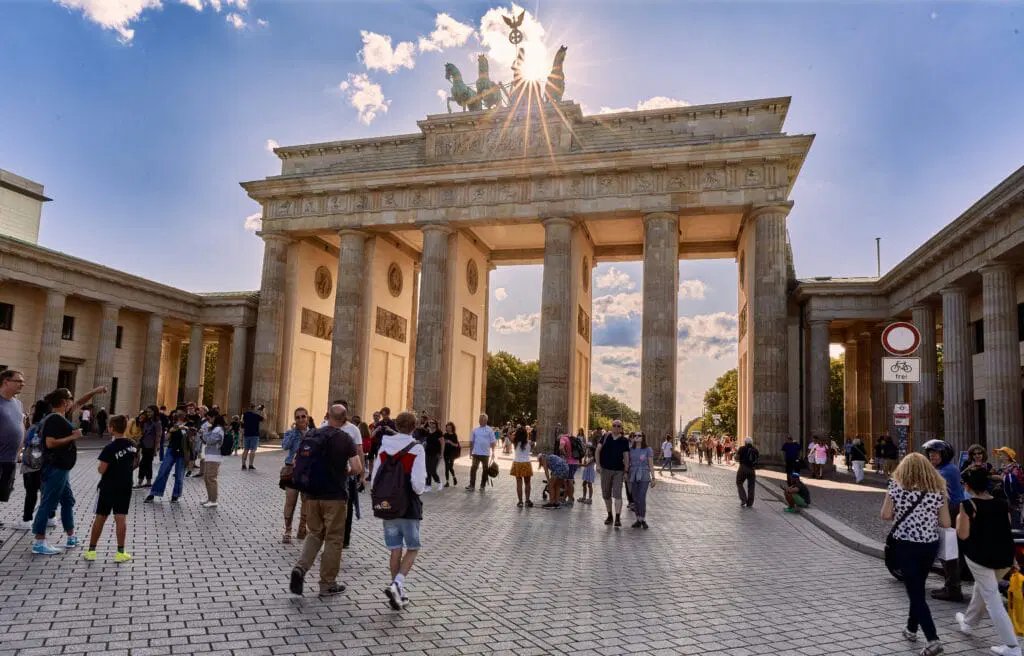 British-German Association (BGA) (@britgerassoc) on Twitter photo #WhyLearnGerman? To go & spend time in Germany! Plans for a UK-EU ๐ฌ๐ผ๐๐๐ต ๐๐
๐ฝ๐ฒ๐ฟ๐ถ๐ฒ๐ป๐ฐ๐ฒ ๐ฆ๐ฐ๐ต๐ฒ๐บ๐ฒ, announced today, will make it easier for young people from ๐ฌ๐ง to work, study, au-pair, volunteer or travel in ๐ฉ๐ช Renewed access to Erasmus+ will also be negotiated. #WhyLearnGerman? To go & spend time in Germany! Plans for a UK-EU ๐ฌ๐ผ๐๐๐ต ๐๐
๐ฝ๐ฒ๐ฟ๐ถ๐ฒ๐ป๐ฐ๐ฒ ๐ฆ๐ฐ๐ต๐ฒ๐บ๐ฒ, announced today, will make it easier for young people from ๐ฌ๐ง to work, study, au-pair, volunteer or travel in ๐ฉ๐ช Renewed access to Erasmus+ will also be negotiated.