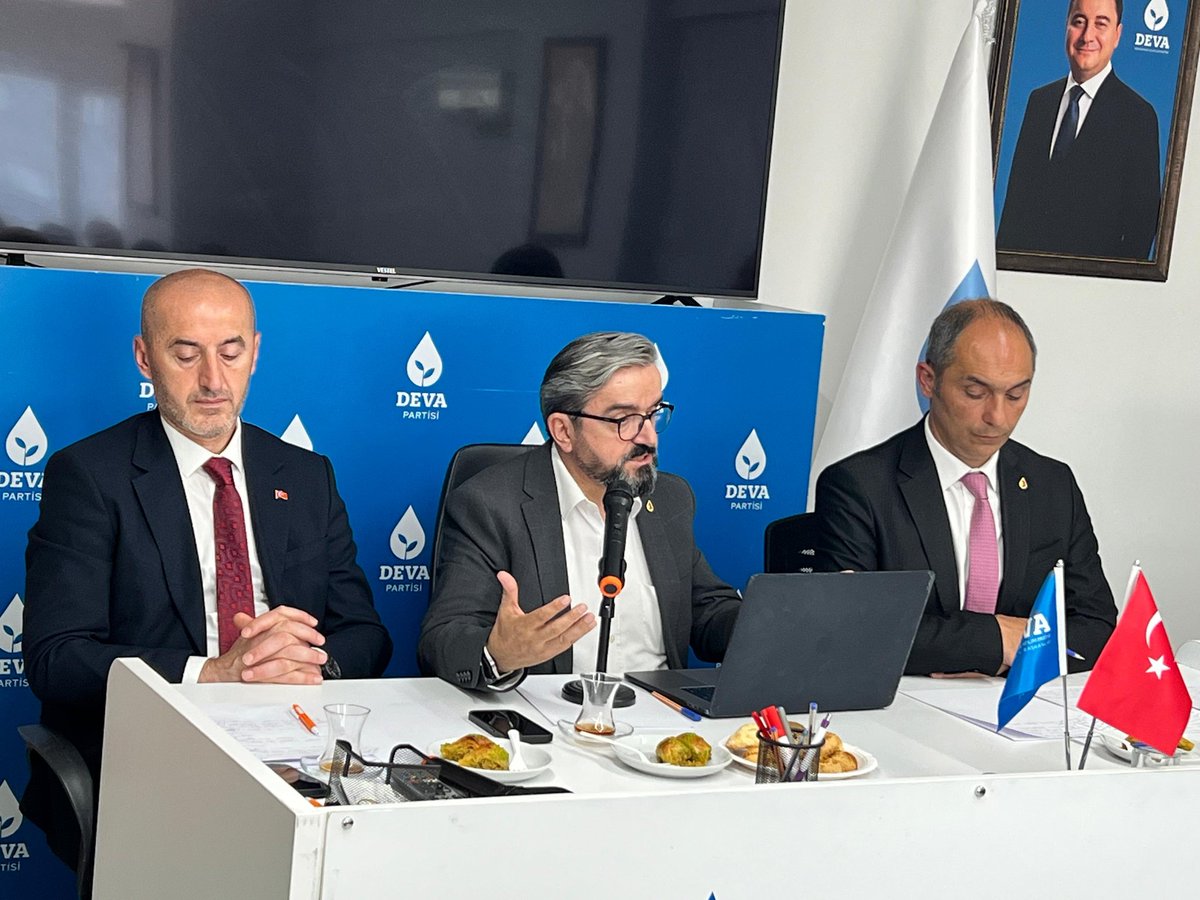 DEVA #İstanbul İl Başkanlığımızda #19MAYIS coşkusu İl ve ilçe Başkanlarımızın bir araya geldiği  ,DEVA Partisi Teşkilat İşleri Başkanı Dr.Seyit Karaca'nın  (<a href="/KaracaSeyit/">Dr.Seyit Karaca</a> ) ziyaretiyle inancımız daha da arttı.
📍Ziyaretleri ve Çalışmaları için kendilerine teşekkür ederiz.