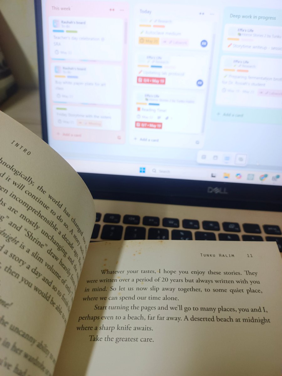 bunga_effa's tweet image. "You and I, perhaps even to a beach, far far away. A deserted beach at midnight where the sharp knife awaits"

#midnightreading