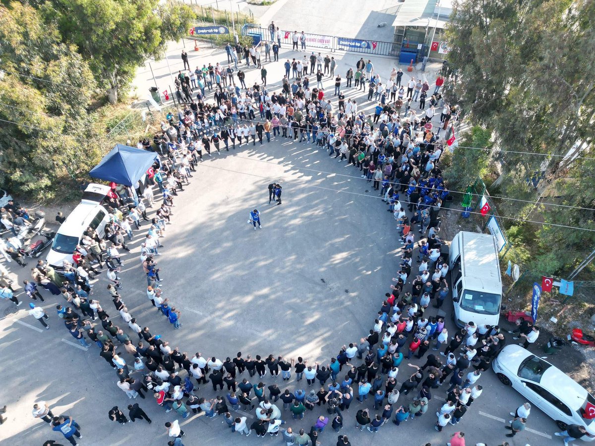 TPI Kompozit işçileri grevlerinin 7. gününde

Petrol-İş (<a href="/petrolis_merkez/">Petrol-İş Sendikası</a>) üyesi 2300 işçi, yüzde 30 zam dayatmasına karşı başladıkları grevin 7. gününde. 

İşçiler, onlara dayatılan zamma karşı haklarını almak için greve coşkuyla devam ediyor!