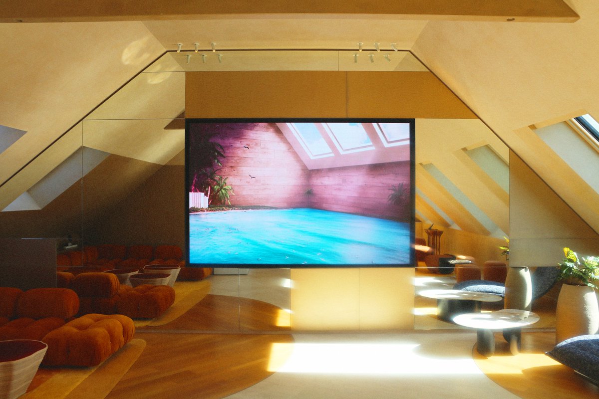 artpoint_xyz's tweet image. Some snapshots of the work of @MiraRuido and @ivonatau exhibited in our new client location, boutique hotel Le Dix in Paris!