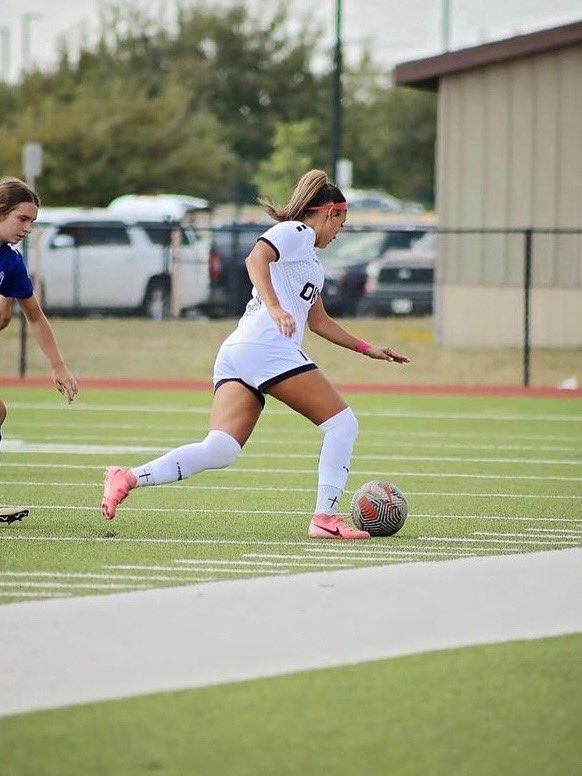 We’re thrilled to welcome another exciting piece to our squad for Fall ’25!
Please join us in congratulating Bianca “Binky” Mendez on her commitment to join the program!
She wraps up a standout career at South Grand Prairie HS and with her DKSC ECNL-RL team
#WelcomeToTheStangGang
