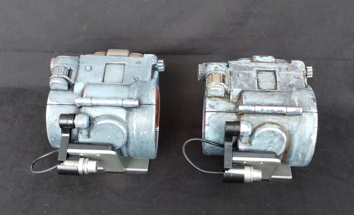 CosplayCommand's tweet image. Here's a pair of @falloutonprime Pipboys from @thewandcompany 
These Pipboys were repainted and weathered to make them a little more screen accurate.

#fallout #fallout4 #falloutcosplay #cosplayprop #falloutonprime #fallout76 #cosplay #pipboy #nukacola