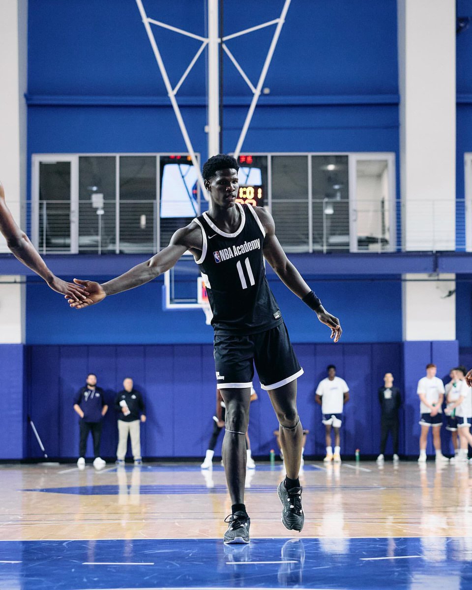 Pat Kelsey &amp; Louisville land a commitment from Mouhamed Camara. 

The 6’7 F will join the Cards from NBA Africa where he averaged 10.7 points, 2.8 steals, and 2.5 blocked shots a game.

247 Sports listed him as a 4⭐️ recruit in 2025