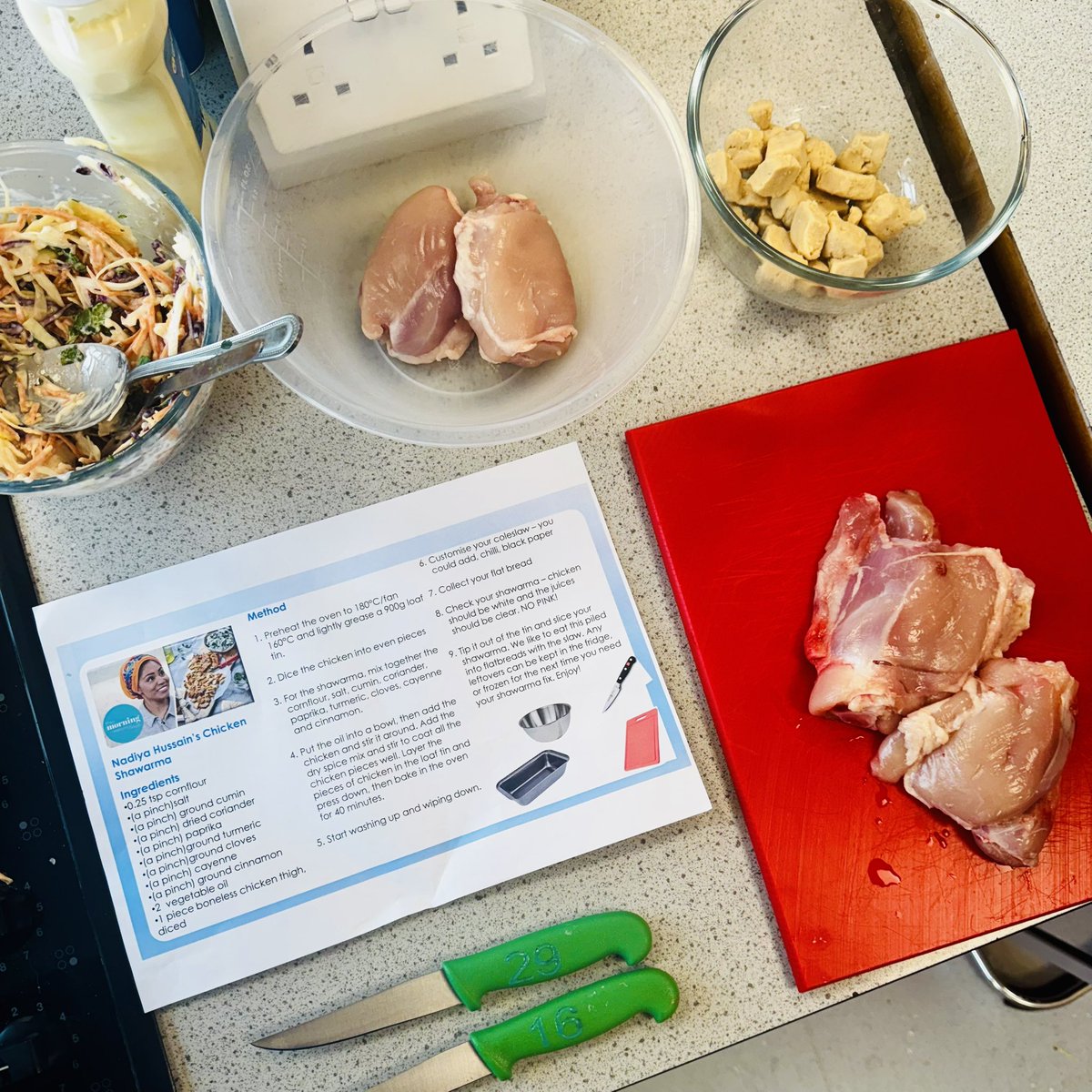 Demonstrating Chicken Shawarma with an Asian style Coleslaw… Year 7 were taste testing today!  #nottinghamfoodie #chickenshawarma #foodteacher #nadiyahussain
