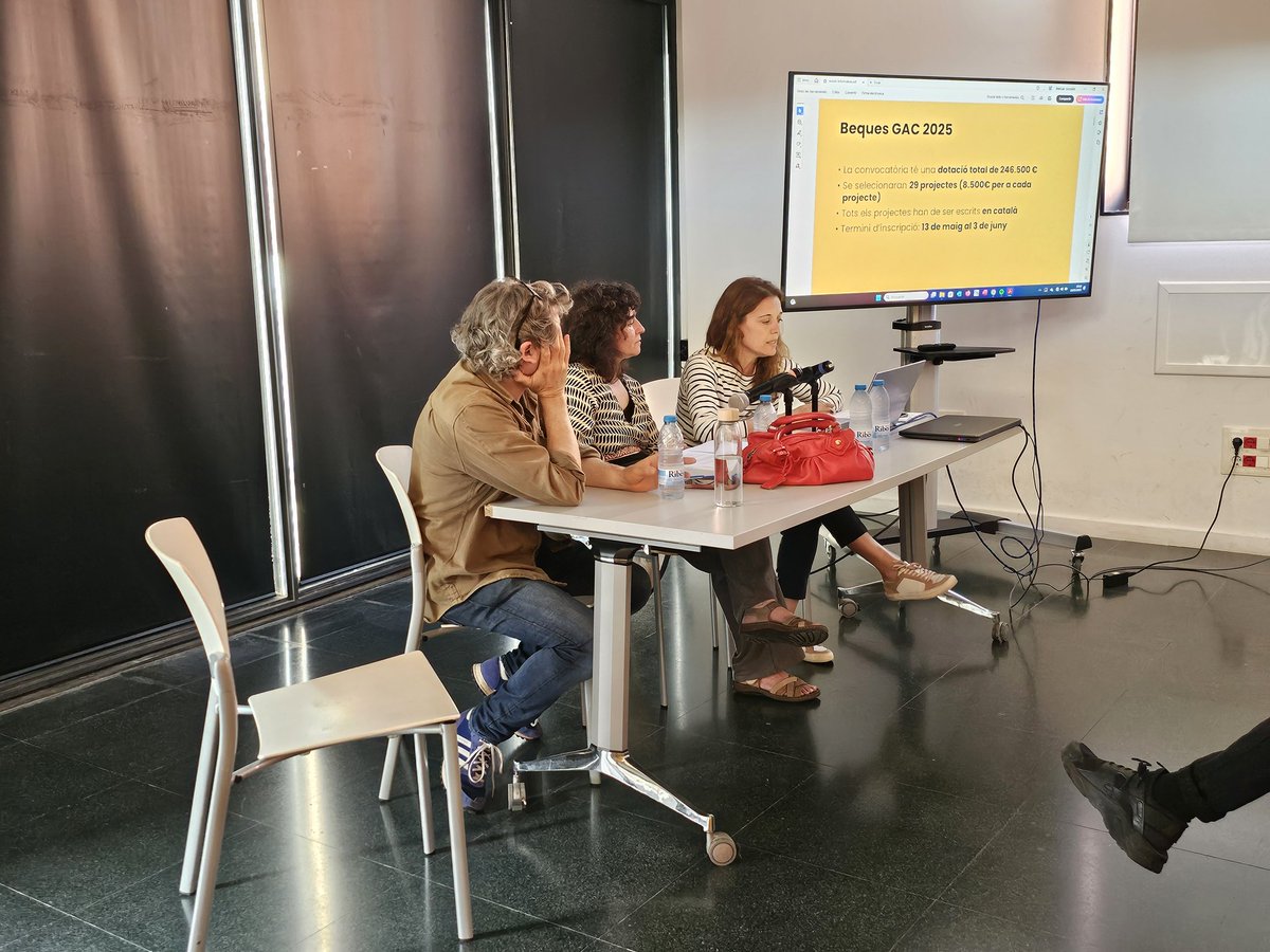 guionistes's tweet photo. Comencem la Sessió Informativa sobre les #BequesGAC a l’Escriptura de Tractaments. ✍️
🗨 Resoldrem dubtes i comunicarem tot allò que ja es pot explicar sobre els ajuts de l'ICAA. https://t.co/BD34OytaF3
