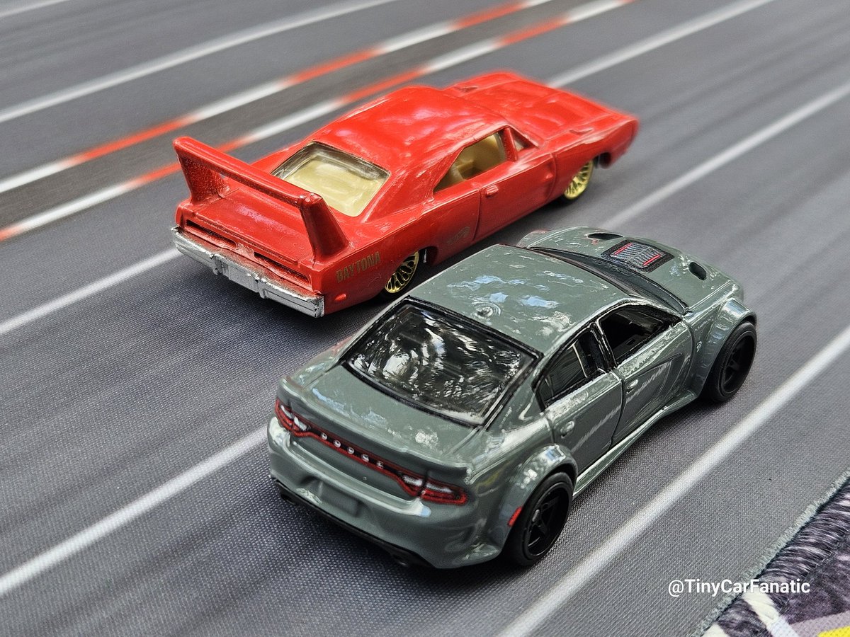 TinyCarFanatic's tweet photo. #mopar Monday: Hot Wheels Premium #fastandfurios 2020 Dodge Charger Hellcat 

#Dodge 
#dodgecharger 
#hellcat 
#follow 
#hotwheels
#hotwheelscollectors
#matchbox
#matchboxcollector
#diecast
#diecastcars
@tinycarfanatic https://t.co/4k44LNKLWT