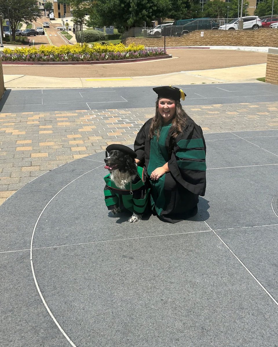 UMMCAdmitMD's tweet image. Happy Graduation Week to the Class of 2025! Wishing you all the best as you celebrate your achievements and step into the next chapter!