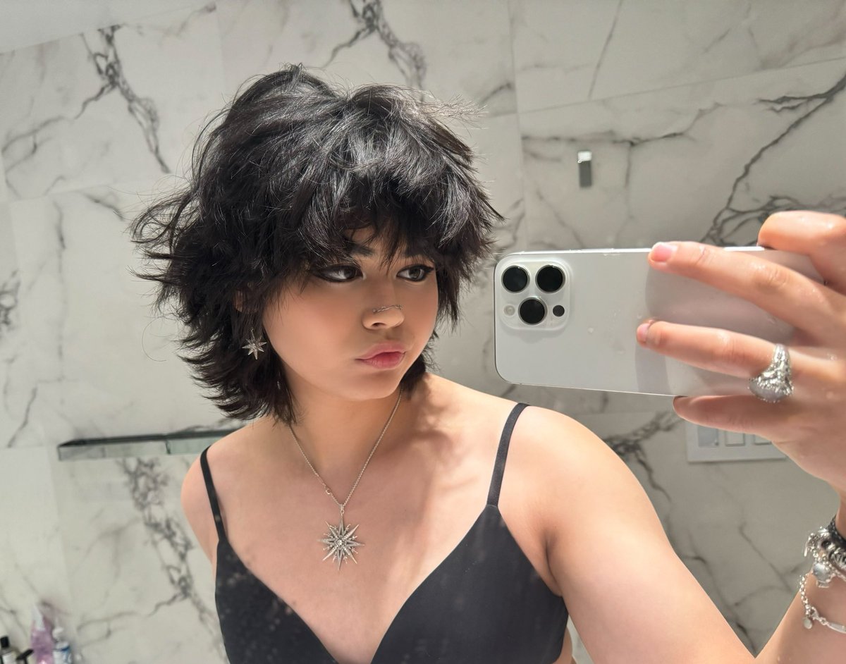 35% off to anyone who clicks this link!! 

onlyfans.com/kianavi