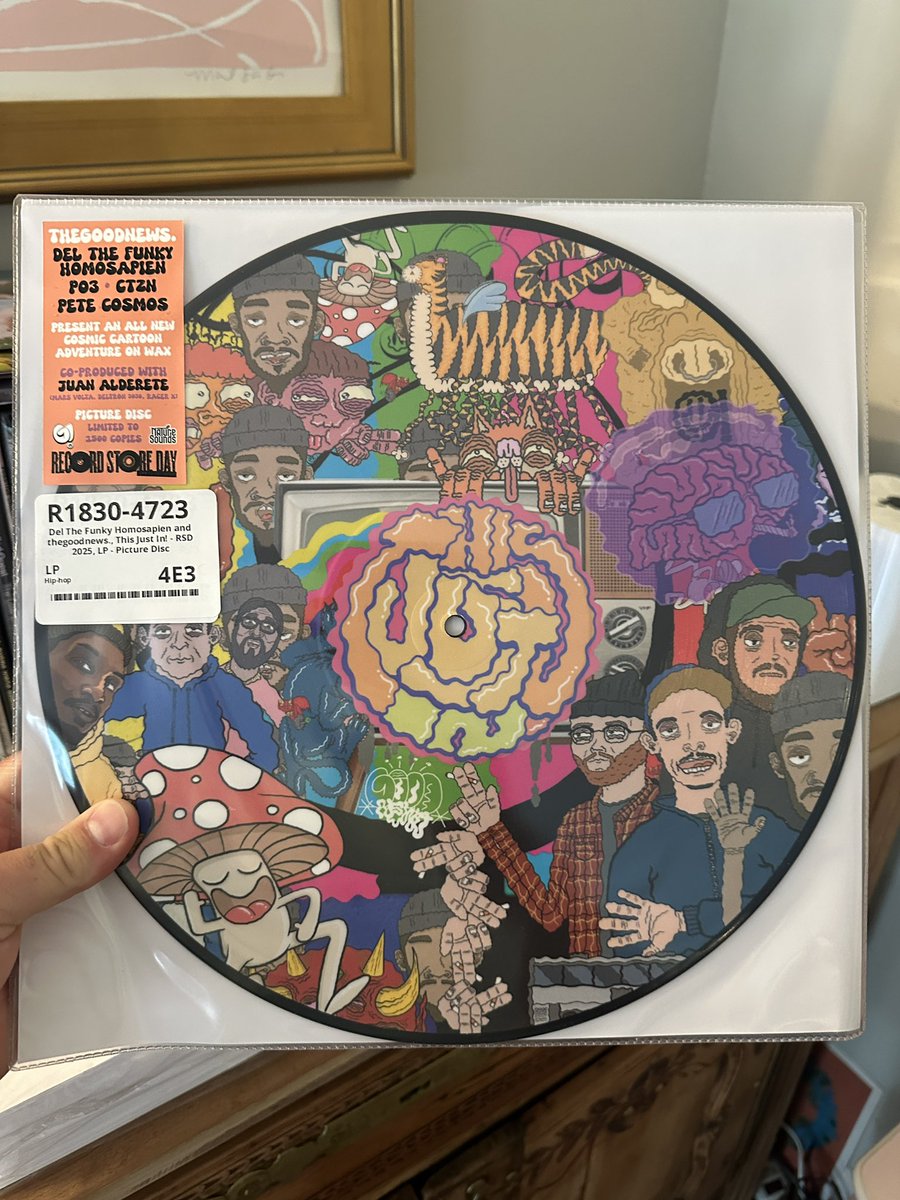 UPMAdvice's tweet image. 🍕 New Record Day 🔥 

thegoodnews. - This Just In!

New project featuring Del the Funky Homosapien. Couldn’t pass up this picture disc during record store day!