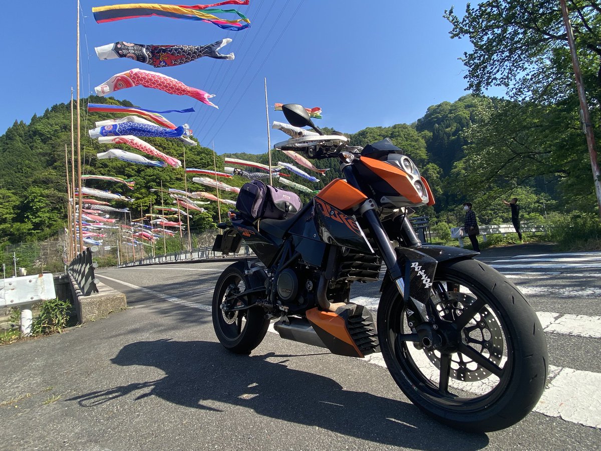 futaninja's tweet photo. (よく考えたら、レア車の中でレアな年式だったから覚えてもらいやすかったのに、自らアイデンティティを失ったのでは?!)
これからはCBRの人だよ!覚えてね!!!
#KTM #690DUKE #HONDA #CBR600RR https://t.co/tbtzJCNTPW