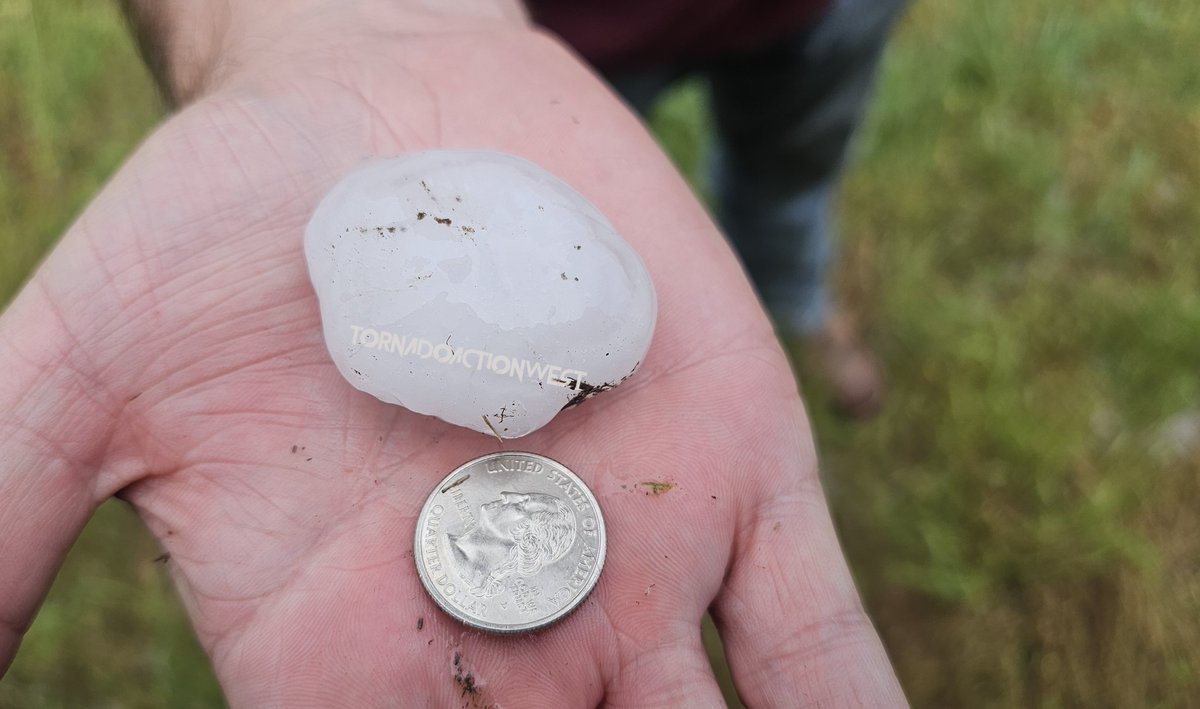 JohnRichTX's tweet photo. Delayed report: #hailer up to this size just NW of Bowie on 287 #txwx https://t.co/vOuXsz3lAA