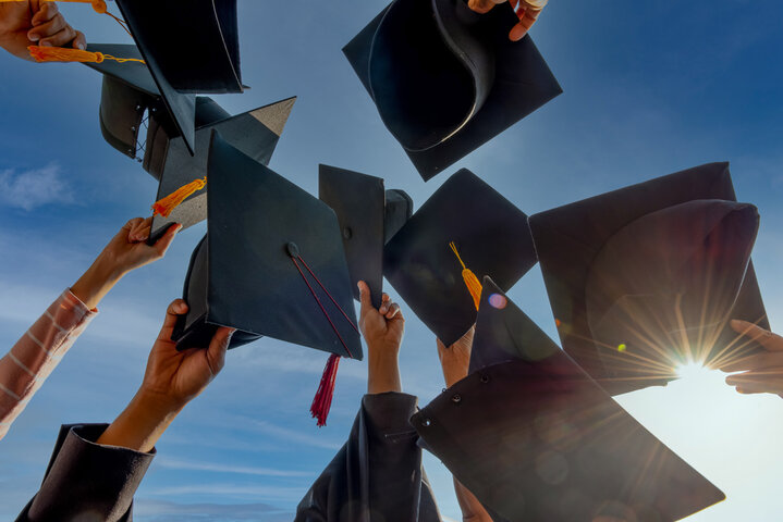 MontPrevention's tweet image. 🎓 You’ve Got the Future—Keep It Bright. 🌟 As we celebrate our amazing high school graduates this week, let’s remind them: your choices today shape your tomorrow. No matter where you're headed —staying substance-free keeps your path clear and your mind focused! 👏
