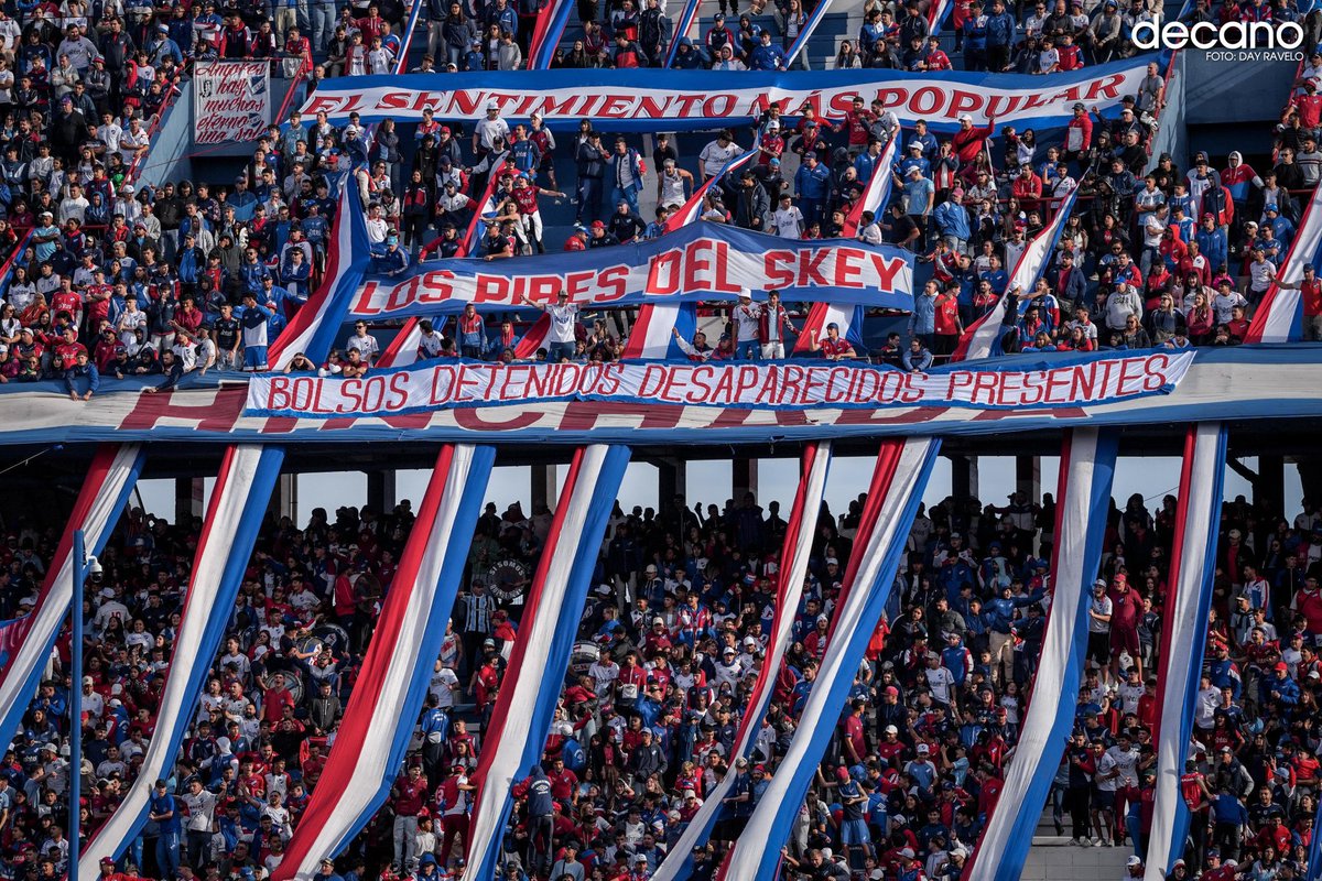 Nacional nace como una expresion politica. Su identidad se inspira en la bandera artiguista y en lo que representa. 
Pedirle neutralidad a este club es intentar negar su historia y su grandeza. 
Un puñado de entrajados sin memoria no va a callar nunca al sentimiento mas popular.