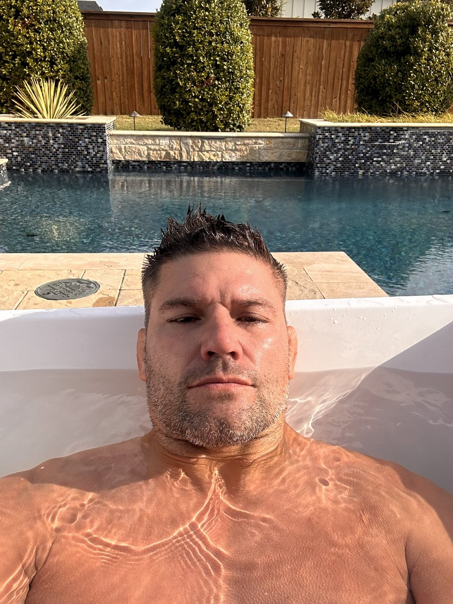 Needed this today… felt meh this Monday morning. It always makes me feel a lot better after a cold plunge.