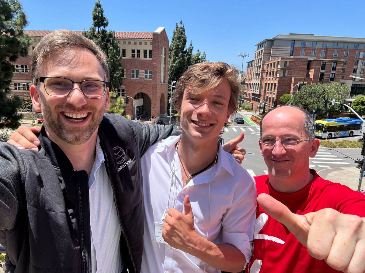 The one and only Andreas Wallraff <a href="/ETH/">ETH Zürich</a> 
at the stellar #Quantum #Device Workshop 

With photobomb by the co-organizer Alexander Jurgens! 

qdw-ucla.squarespace.com