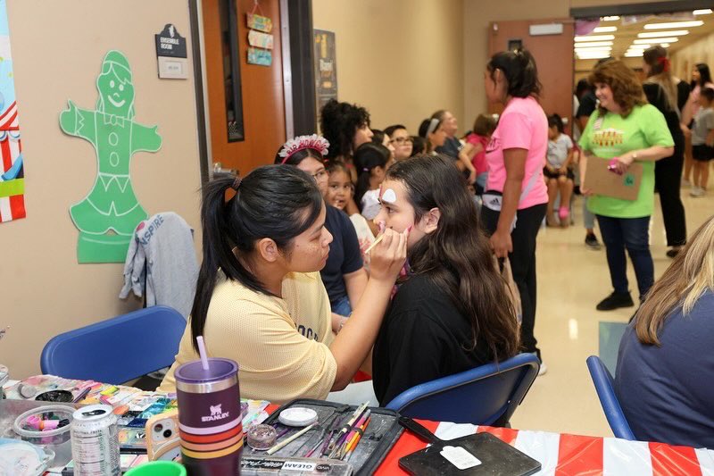 PasadenaISD_TX's tweet photo. This past Friday, the Melillo Mustangs celebrated loud and proud at their carnival after receiving the prestigious School That Inspires award from Good Reason Houston! 🥳👏

Read more about this amazing award here: https://t.co/kdNXOLm6iB https://t.co/O2a3FgFS4r