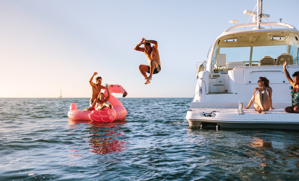 LIBoatBuyers's tweet photo. This would be an excellent weekend to buy a boat (SUP, kayak, jetski), join a boat club, make a rental arrangement, or get some fun accessories for your present vessel.

Turn a good summer into a great summer!
#goboating #boating https://t.co/LwmQPZoPTP