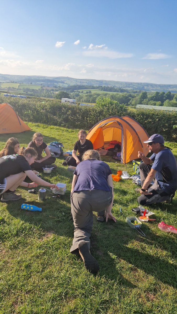 DAOSdofe's tweet image. DAOS GOLD
47 students had a great first day for their Gold practice today. Walk, eat,relax! Early to bed in preparation for a long walk tomorrow.