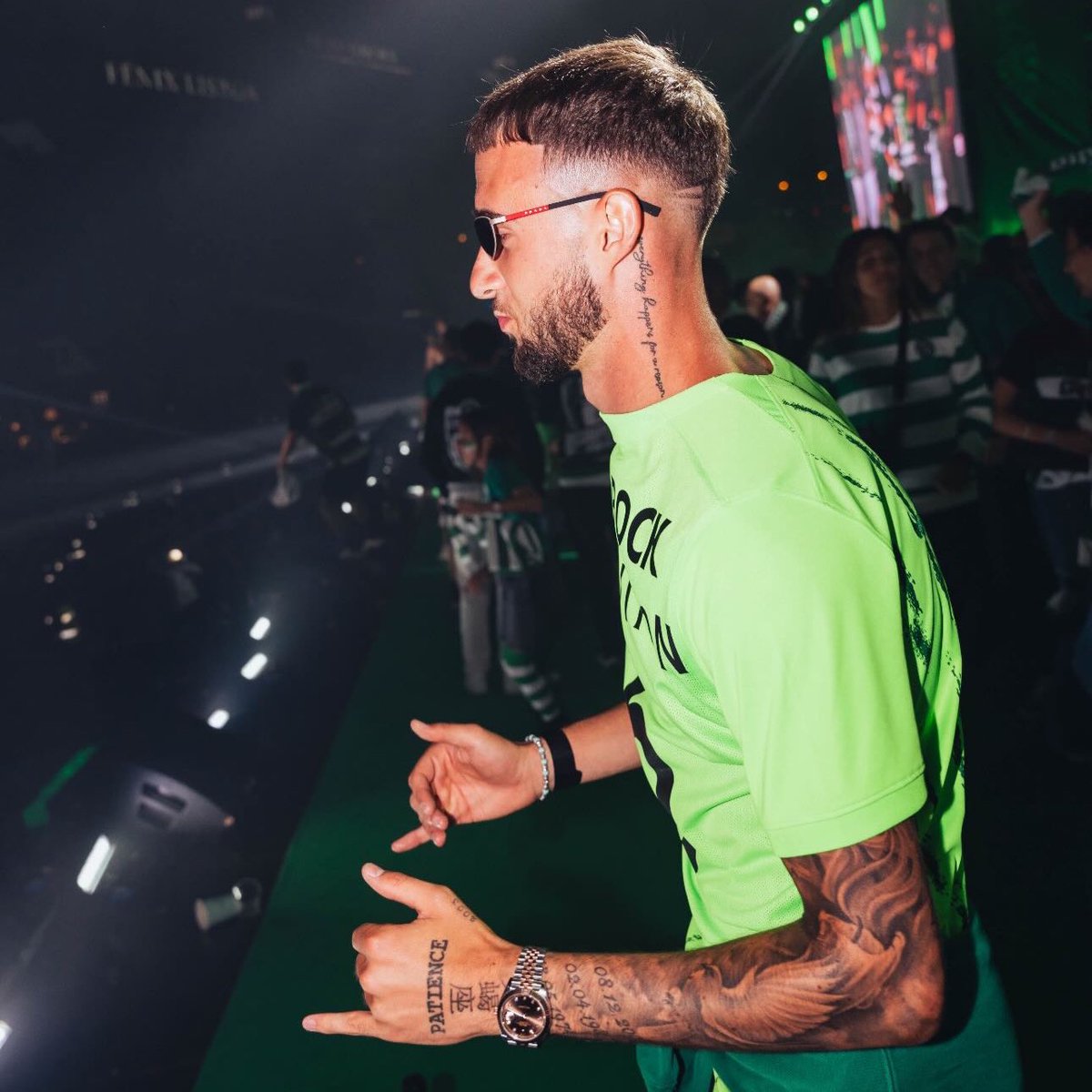 Zeno Debast: “Os adeptos são fantásticos. Eu nunca experienciei isto na minha vida, é fantástico, é fantástico.”

“Honestamente, não dormi assim tanto [risos], mas foi incrível. O sentimento no grupo é perfeito. Acho que o Sporting é uma equipa incrível, a melhor de Portugal.”