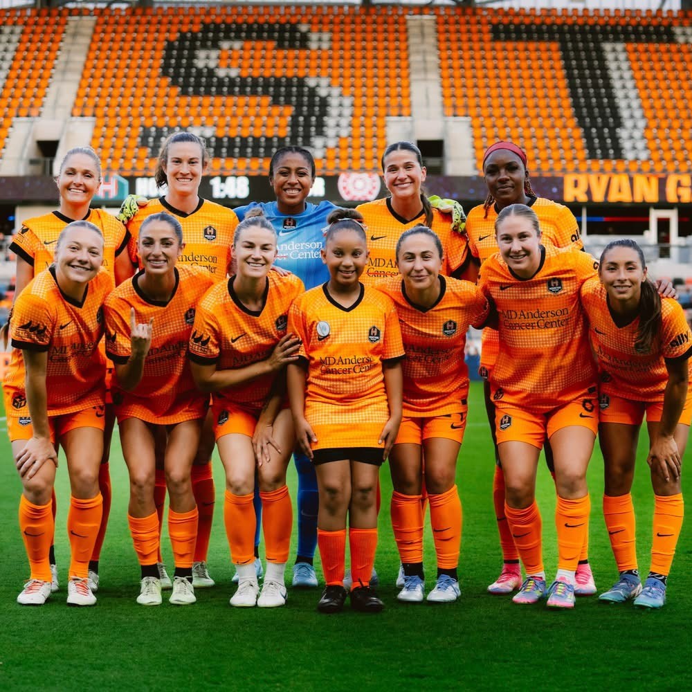 bgcghouston's tweet photo. 🌟 Shoutout to Baylor from our Richmond Club—selected as the @HoustonDash Magellan Player for a Day! ⚽️ She met players, toured Shell Energy Stadium & pulled the switch for Shell Energy! Way to go, Baylor! 💙
#GreatFutures #BGCGH #HoustonDash #PlayerForADay https://t.co/HCC1upNMCA