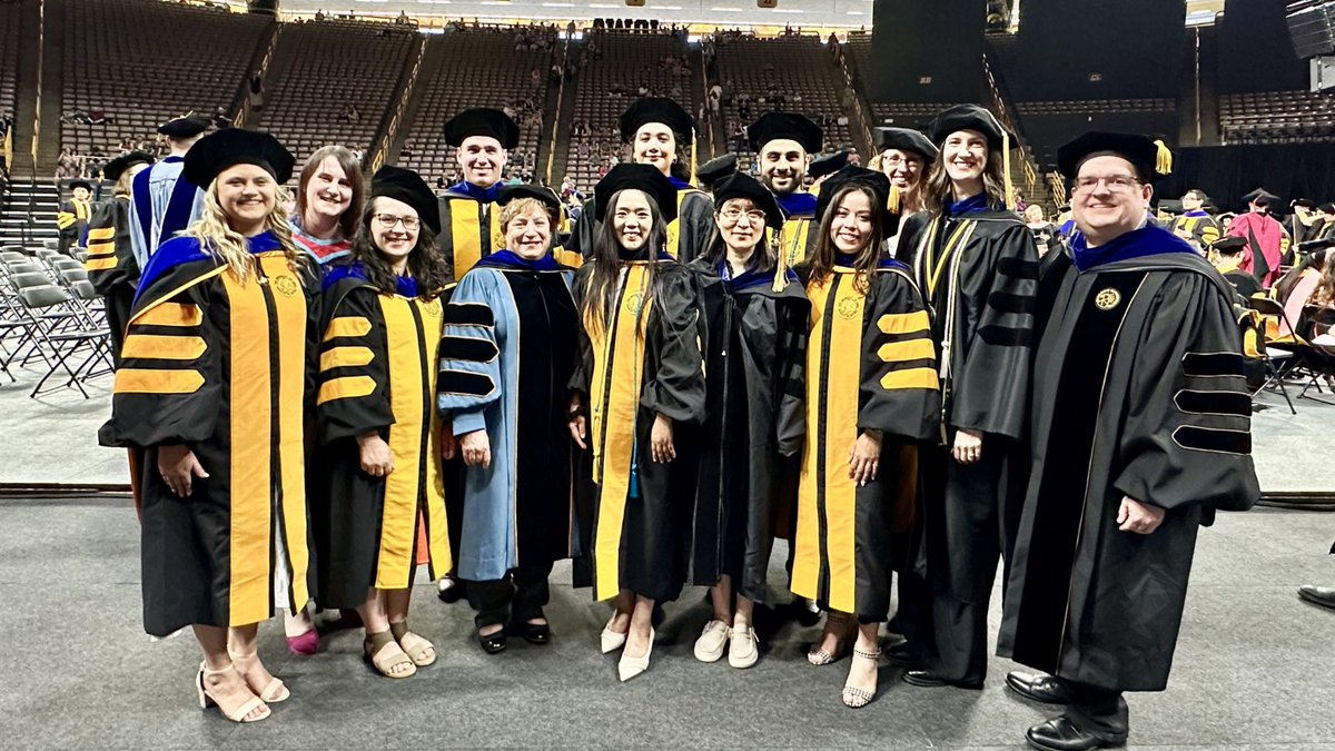UIPharmacy's tweet photo. Celebrating the achievements of our MS and PhD graduates as they mark a career milestone. Congrats!

Learn about their research, plans, and more at https://t.co/ilnSySJruC

#UIowaPharmSci #PharmHawks #alwaysahawkeye #pharmacyresearch #healthservicesresearch https://t.co/FFN2rN0og8