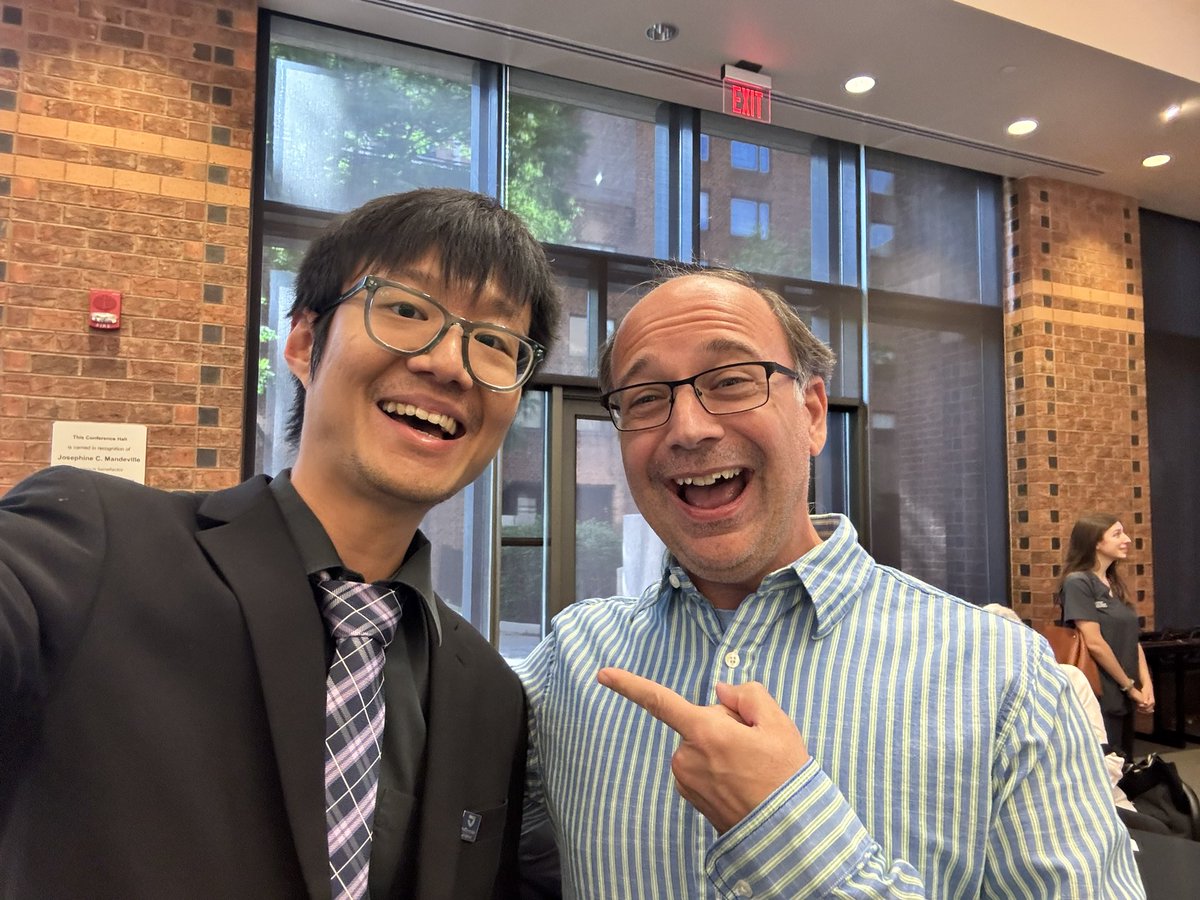 Wee11c's tweet photo. Jefferson’s JCLS Class of 2025 Class Day ! Honored to receive the MD PhD Thesis Prize in translational research. Even more excited to see Tim win a faculty prize nominated by students and faculty - well-deserved, Tim! @drosophilosophy @JeffersonUniv https://t.co/g12q6BFsnY