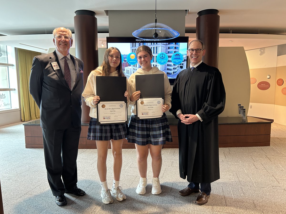 JLCinSTL's tweet image. The JLC is happy to announce the winners of the annual #LawDay essay contest, from among Our Lady of Lourdes 8th graders who participated in Law Day 2025. 1st: Alex Hatcher, 2nd: Sofia Otten. Pictured w @USCourtsMOED Chief Judge Clark and @JLCinSTLBoard President Glenn Davis.