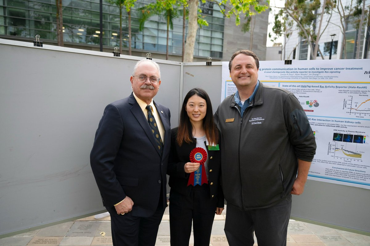 jinzhanglab's tweet image. Congratulations to graduate student Rosie Zhou, who won the Shu and KC Chien Best Poster in Bioengineering award at the annual Jacobs School of Engineering Research Expo for her poster “Visualizing Protein Communication in Human Cells to Improve Cancer Treatment”
@UCSDJacobs