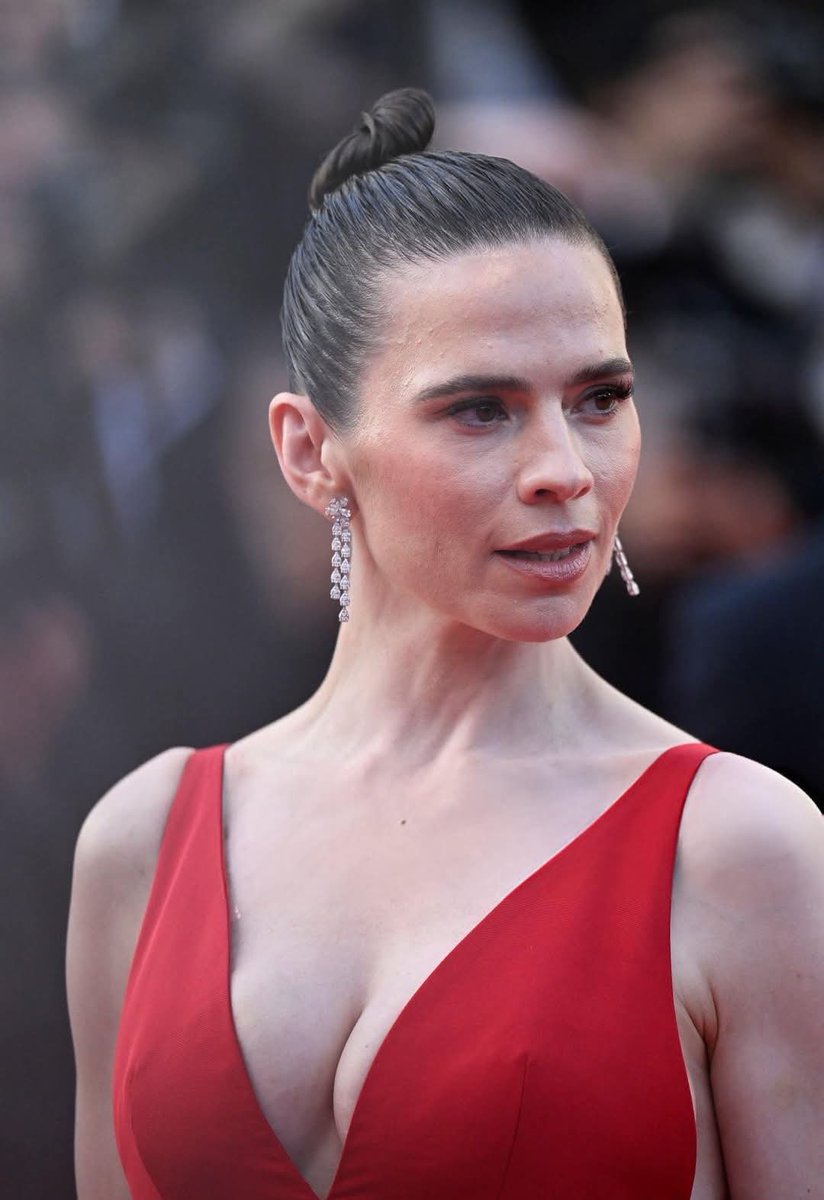 JonnyLeTran5's tweet photo. Blessing your timeline with Hayley Atwell π #HayleyAtwell #captainamericathefirstavenger #MultiverseOfMadness #marvelsagentcarter #marvelwhatifseries #BlackMirror #ChristopherRobin #MissionImpossibleDeadReckoning #MissionImpossibleDeadReckoningPart2 #TombRaider #beautiful https://t.co/8RSQiPrIPZ