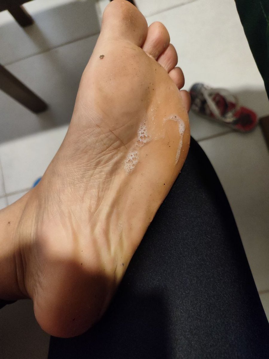 Saah_Feet's tweet photo. Nem lavei, nem limpei… e mesmo assim você lamberia como se fosse o maior prêmio da sua vidinha patética. Nojo? Não, verme… isso aqui é luxo demais pra você. https://t.co/BsU12TlIAq