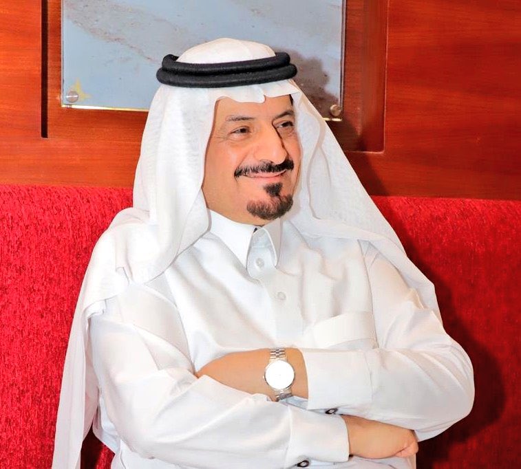 الصديق العزيز الاستاذ والفنان الكبير والرمز #فهد_الربيق  يتواجد على سرير الشفاء محاطا بعناية الله ودعوات اهله ومحبيه. معاناة مع المرض وصبر جميل .. دعواتنا ودعواتكم له. ونسأل الله الشافي المعافي ان يتم عليه صحته وان يكتب له البرء وان يجزل له الاجر وان يعيده الينا سالما معافى من كل