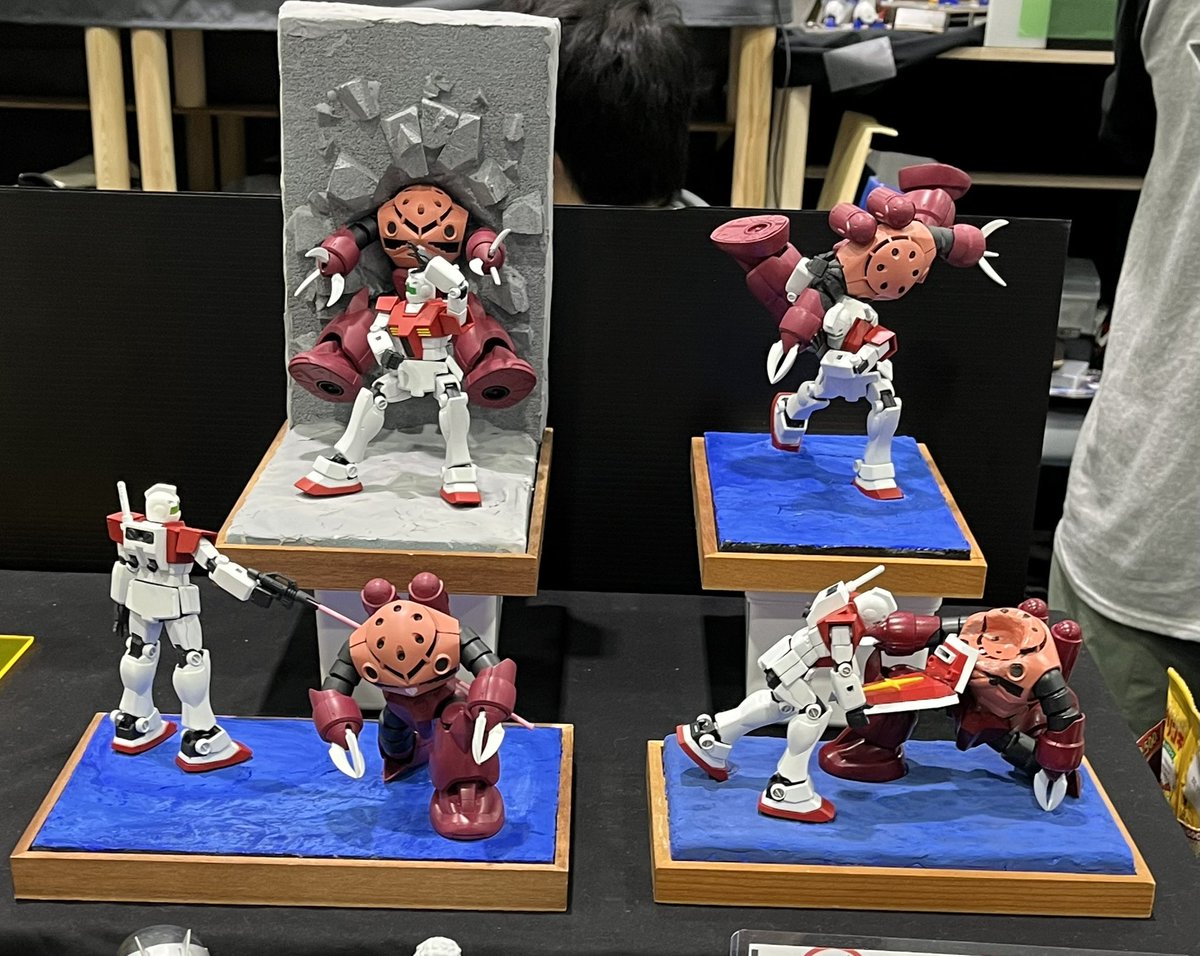 eclair_FFFF's tweet photo. モデラーズクラブ作品展はすごい数の作品が出てて眺めてるだけで楽しかったやつ。

このジムvsズゴックシリーズ　Twitterでは何度も見たけど実物を拝めるとは思ってなかったので感動

#静岡ホビーショー2025 https://t.co/M51Rx8kFU6