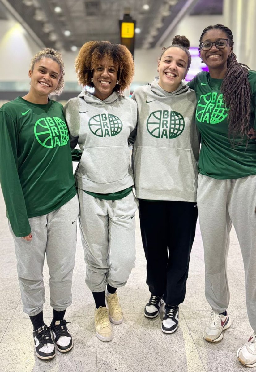 basquetebrasil's tweet photo. Nossas meninas do 3x3 embarcando rumo ao Qualificatório para a Copa do Mundo, no Azerbaijão. 

A disputa acontece entre os dias 24 e 25 de maio e o Brasil terá sessões de treino antes da estreia. Os jogos terão transmissão ao vivo no YouTube da FIBA 3x3. https://t.co/PhlVH8Ov6f