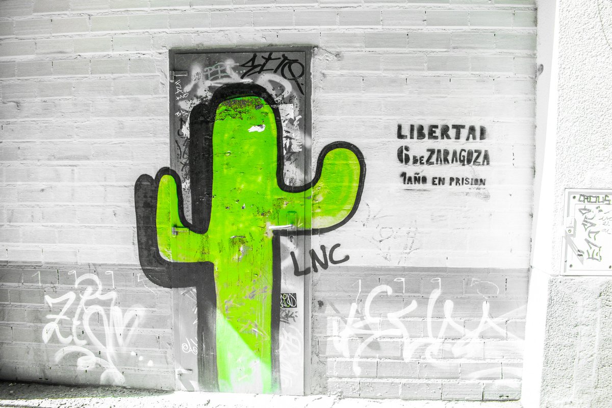 JMDoradoFaces's tweet photo. #6dezaragoza #streetphotography #Zaragoza #agitprop #monochromephotography #documentaryphotography #artbrut #outsiderart #wallsonfire #streetart #urbanart #graffiti #graffitiart #cityart #sprayart #stencyl #stickup #streetlife #citylife #cityscape #streetscene #cityscene https://t.co/QzY4xHSaVm